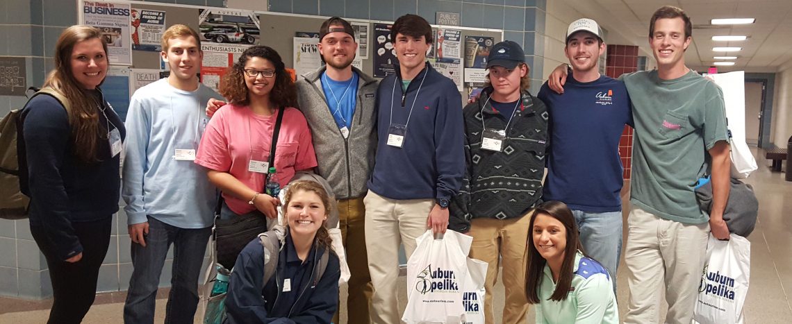 Group of Transfer Students and Orientation Leader